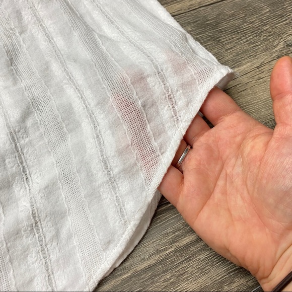 •Vince Camino white textured blouse• Size S - Picture 7 of 9